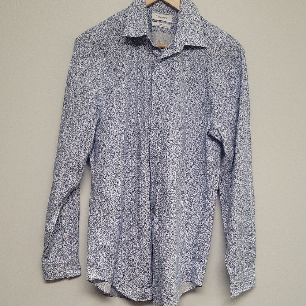 Calvin Klein Men's Blue Button Down Patterned Shirt. Slim Fit. Stretch.